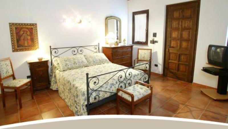 La Maragliana Lejlighedshotel Castel Rocchero Eksteriør billede